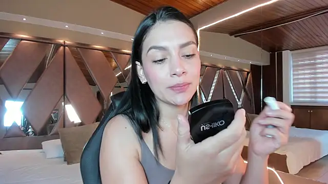 carina rossi online show from September 22, 2025, 12:18 pm