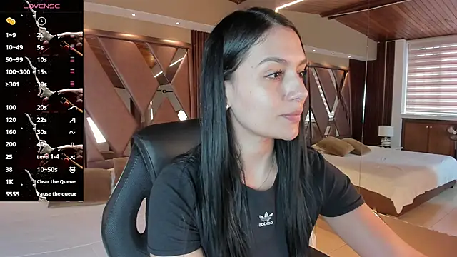 carina rossi online show from September 25, 2025, 12:42 pm