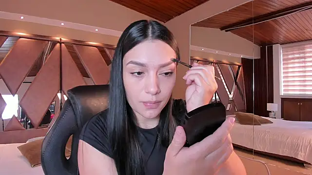 carina rossi online show from November 20, 2025, 1:11 pm