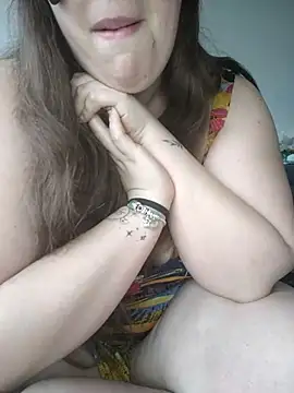 FrancaiseLynne online show from February 16, 2025, 4:32 pm