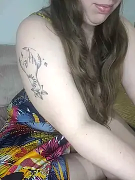 FrancaiseLynne online show from March 9, 2025, 8:31 pm