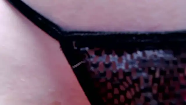 caarlywhitee online show from October 16, 2025, 1:50 am