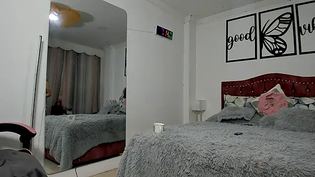 Snapshot of Marie_Mature chatting on March 12, 2025, 12:15 pm Marie Mature online show from March 12, 2025, 12:15 pm