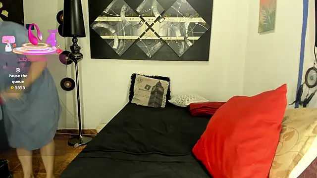 SARAMISHA online show from September 19, 2025, 1:34 pm