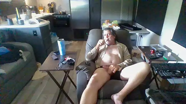lateniter online show from July 14, 2026, 5:29 pm