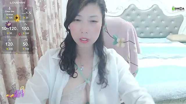 Snapshot of -Shirleyni_ chatting on April 3, 2026, 2:37 pm -Shirleyni online show from April 3, 2026, 2:37 pm