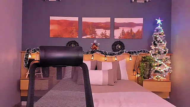 LiliJones  online show from December 11, 2024, 7:57 pm