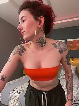 LiliJones  online show from January 18, 2025, 4:42 pm