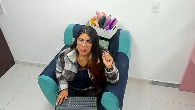 Luna Dumont online show from February 1, 2025, 11:32 am