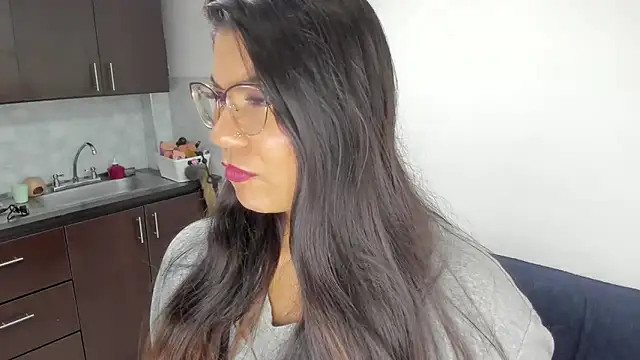 Luna Dumont online show from March 29, 2026, 10:59 am