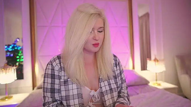 Snapshot of CocoSecretss chatting on January 16, 2026, 2:26 am CocoSecretss online show from January 16, 2026, 2:26 am