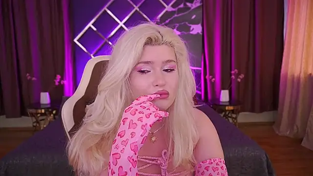 Snapshot of CocoSecretss chatting on February 25, 2026, 7:18 am CocoSecretss online show from February 25, 2026, 7:18 am