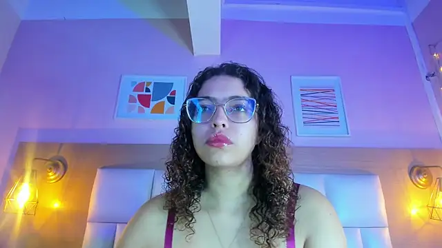 Snapshot of Dollar-girl chatting on January 24, 2025, 11:48 am Dollar-girl online show from January 24, 2025, 11:48 am
