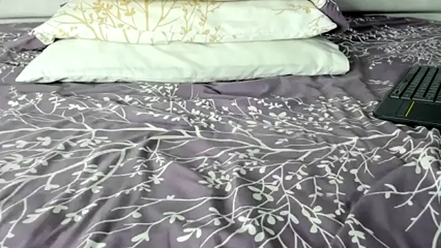 maybelline69 online show from November 17, 2025, 7:30 pm