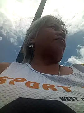 DirtyBIianca online show from September 13, 2025, 5:24 pm