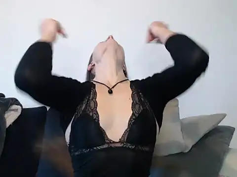 Snapshot of naikah714 chatting on December 13, 2024, 3:21 pm naikah714 online show from December 13, 2024, 3:21 pm