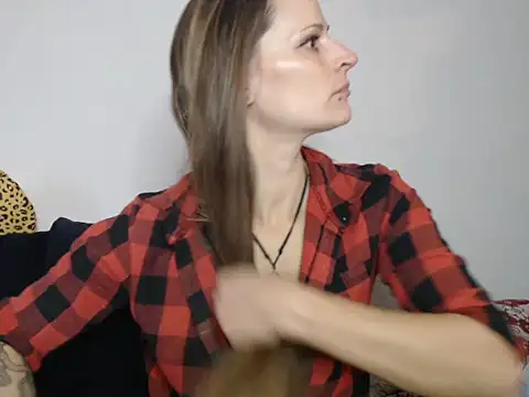 Snapshot of naikah714 chatting on November 18, 2025, 4:00 pm naikah714 online show from November 18, 2025, 4:00 pm