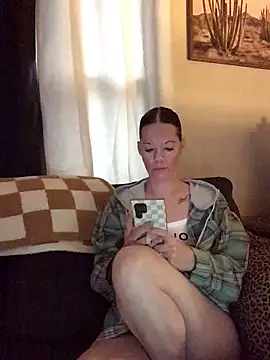 Snapshot of SidneyRaee chatting on February 5, 2026, 4:00 pm SidneyRaee online show from February 5, 2026, 4:00 pm