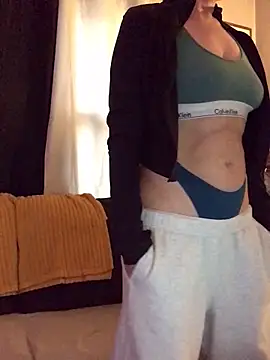 Snapshot of SidneyRaee chatting on February 12, 2026, 5:08 pm SidneyRaee online show from February 12, 2026, 5:08 pm