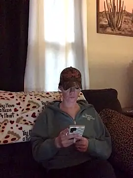 Snapshot of SidneyRaee chatting on February 19, 2026, 7:21 pm SidneyRaee online show from February 19, 2026, 7:21 pm