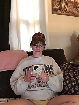 Snapshot of SidneyRaee chatting on February 24, 2026, 5:00 pm SidneyRaee online show from February 24, 2026, 5:00 pm