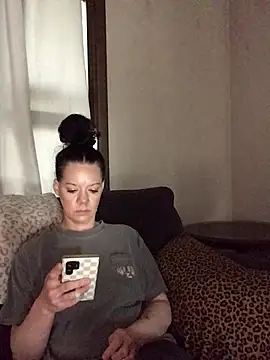 Snapshot of SidneyRaee chatting on April 13, 2026, 3:17 pm SidneyRaee online show from April 13, 2026, 3:17 pm