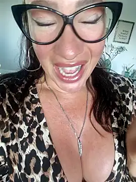 Snapshot of TheGoddessBianca chatting on December 13, 2024, 8:09 am TheGoddessBianca online show from December 13, 2024, 8:09 am