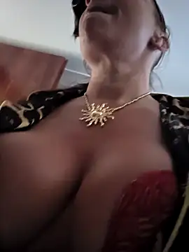 Snapshot of TheGoddessBianca chatting on October 2, 2025, 6:31 am TheGoddessBianca online show from October 2, 2025, 6:31 am