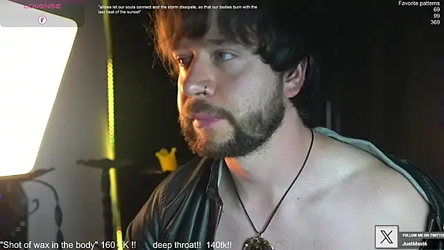 Snapshot of just_maxii chatting on November 4, 2025, 11:37 pm just maxii online show from November 4, 2025, 11:37 pm