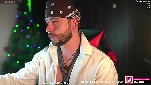 Snapshot of just_maxii chatting on January 9, 2026, 12:24 am just maxii online show from January 9, 2026, 12:24 am