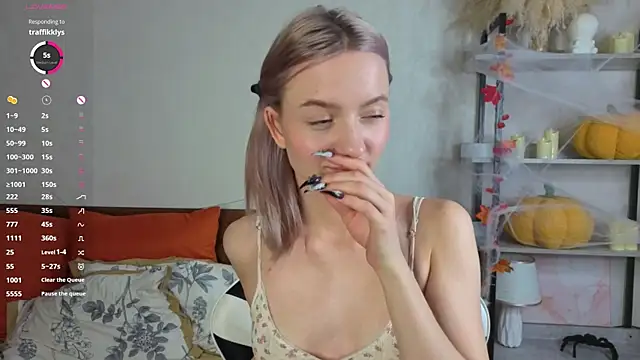 IdaValenti online show from November 22, 2025, 11:04 pm