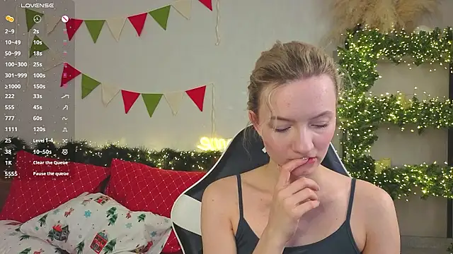 IdaValenti online show from February 3, 2026, 11:10 pm