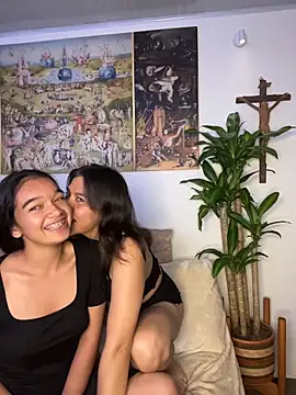 Snapshot of Nina-Eros1 chatting on February 15, 2026, 12:29 am Nina-Eros1 online show from February 15, 2026, 12:29 am