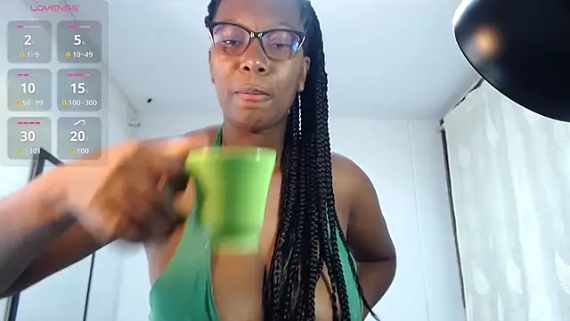 Snapshot of Sara_Marks chatting on April 13, 2026, 11:37 am Sara Marks online show from April 13, 2026, 11:37 am