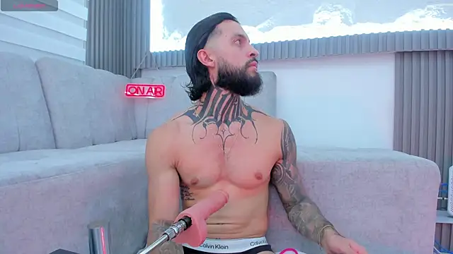 Apolo Bianco  online show from October 28, 2025, 1:09 am