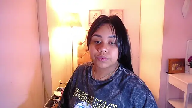 Nahom1  online show from November 13, 2025, 9:58 pm