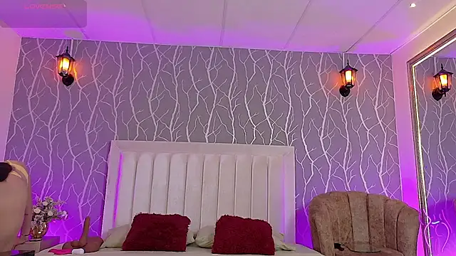 madison fox1 online show from November 18, 2025, 12:31 pm