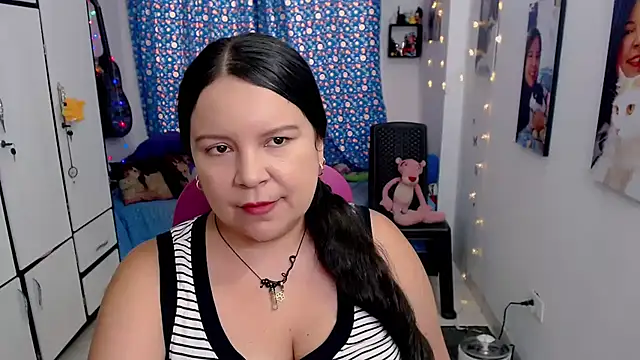 claryssa  online show from October 15, 2025, 7:47 pm