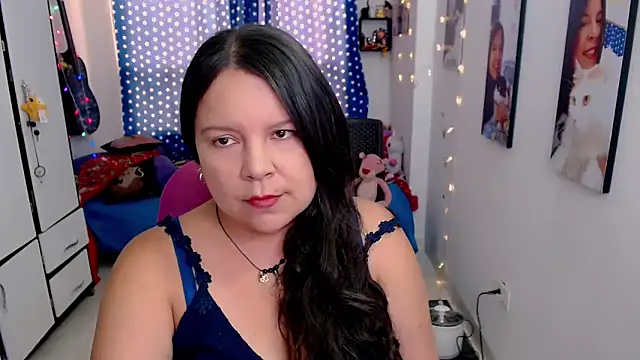 claryssa  online show from November 22, 2025, 6:51 pm