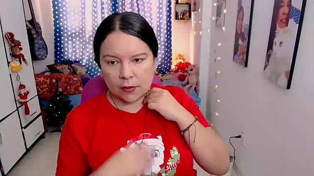 claryssa  online show from December 19, 2025, 6:48 pm