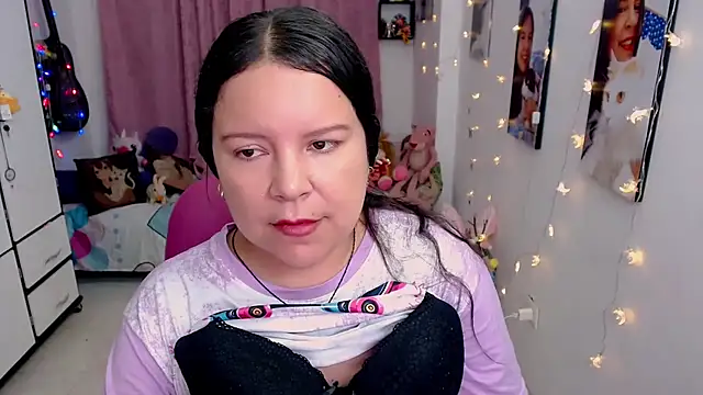 claryssa  online show from May 16, 2026, 5:59 am