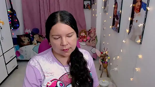 claryssa  online show from May 16, 2026, 10:36 am