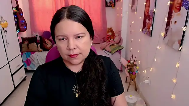 claryssa  online show from May 22, 2026, 8:14 pm