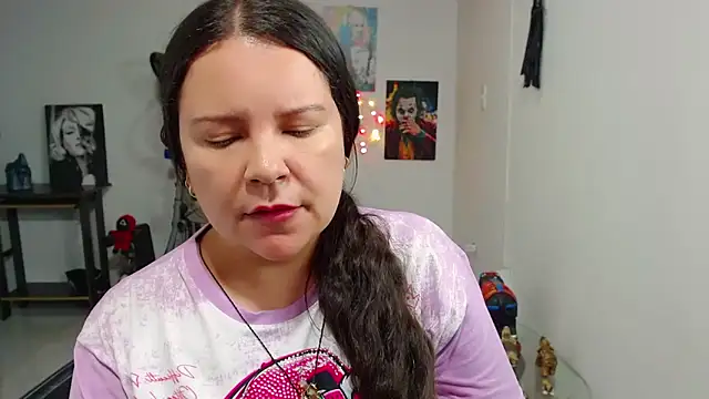 claryssa  online show from May 28, 2026, 6:43 am