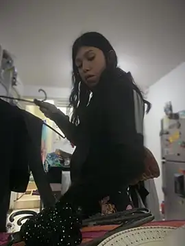 emily rosse04 online show from March 13, 2026, 10:55 am