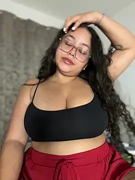 Snapshot of CurlyGirl_1 chatting on January 6, 2026, 2:59 am CurlyGirl 1 online show from January 6, 2026, 2:59 am