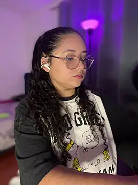 Snapshot of CurlyGirl_1 chatting on February 12, 2026, 11:22 pm CurlyGirl 1 online show from February 12, 2026, 11:22 pm