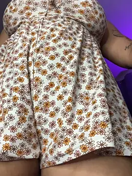 Snapshot of CurlyGirl_1 chatting on February 28, 2026, 12:00 am CurlyGirl 1 online show from February 28, 2026, 12:00 am