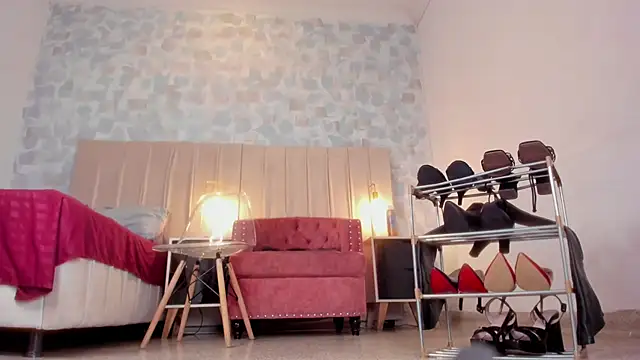 samara smithh online show from February 7, 2025, 1:32 pm