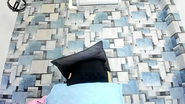 angel dthroatt online show from April 13, 2026, 12:10 pm